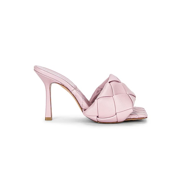 Bottega Veneta - The Lido Sandal - Color: Magnolia- Size: 37.5 - Picture 6 of 8